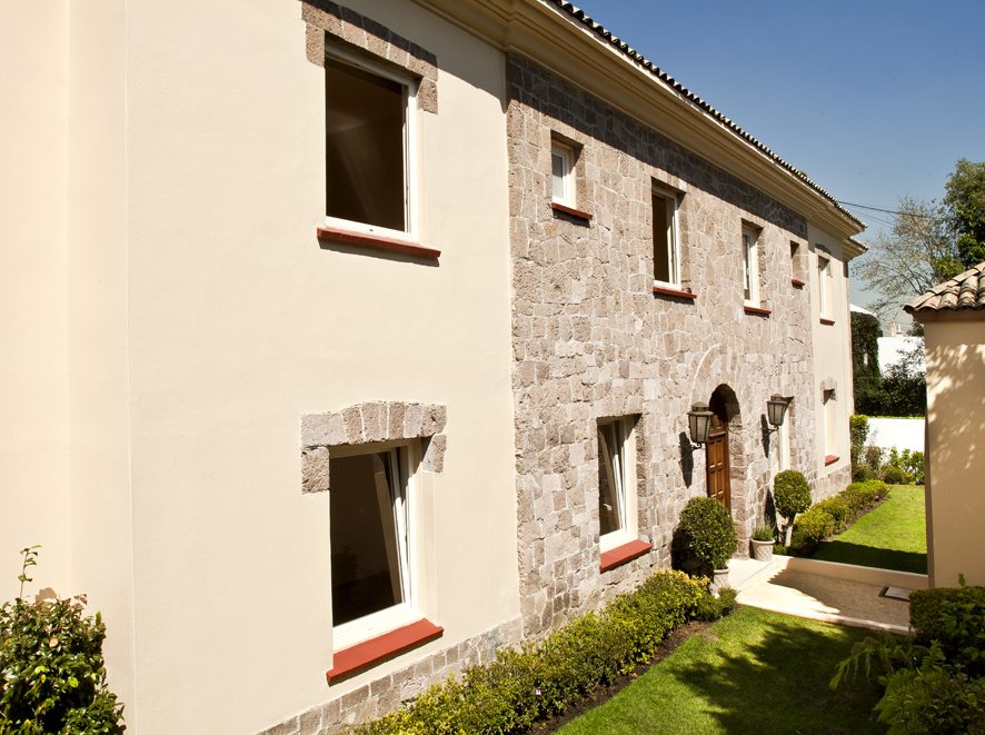 Fachada desde jardín del otro lado 2B